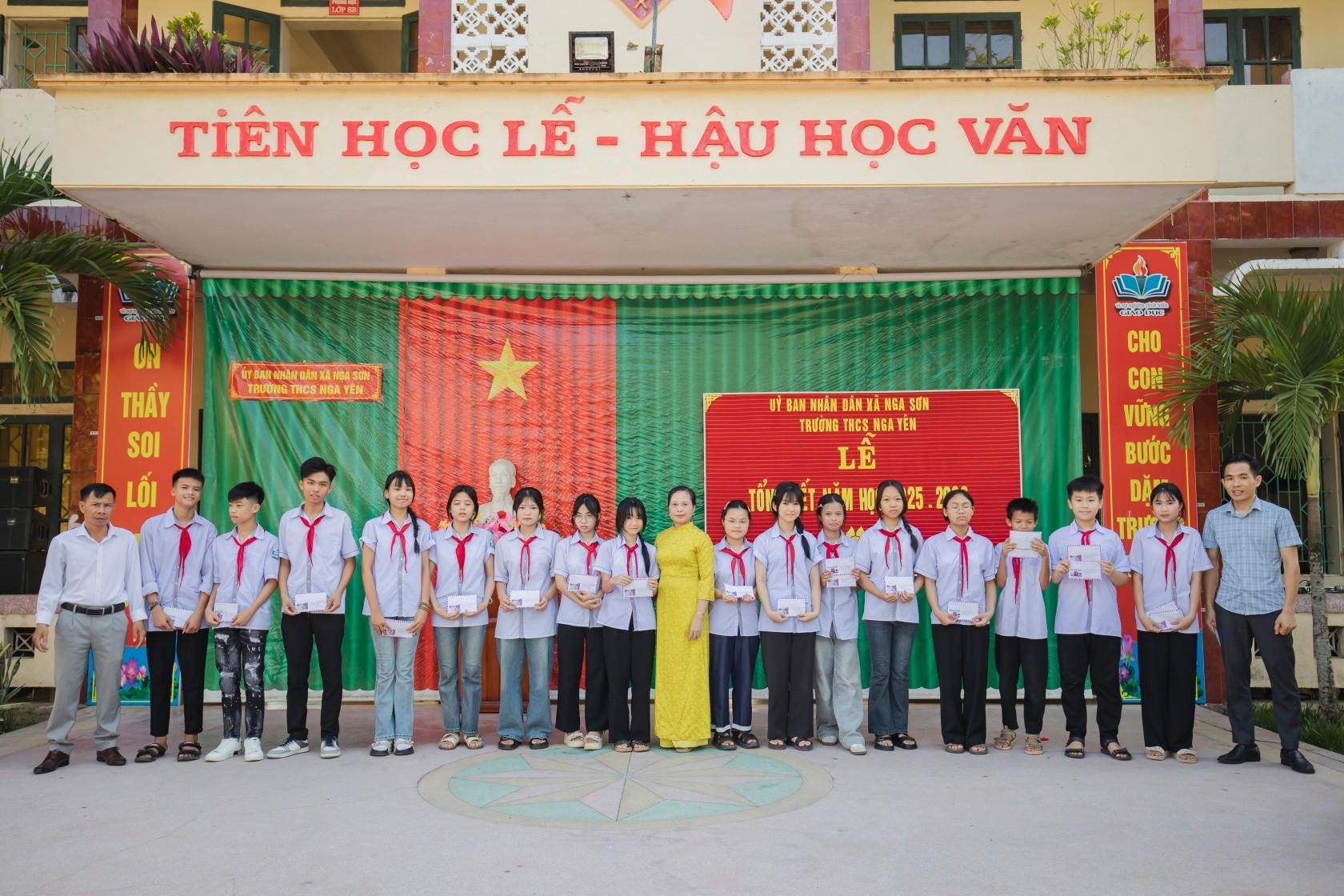 Anh-tin-bai